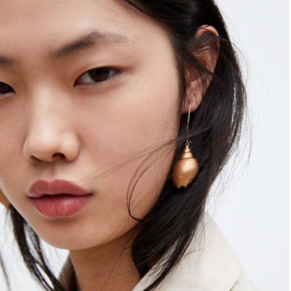 NEW Shell gold drop hook dangle conch earrings - Picture 4 of 12